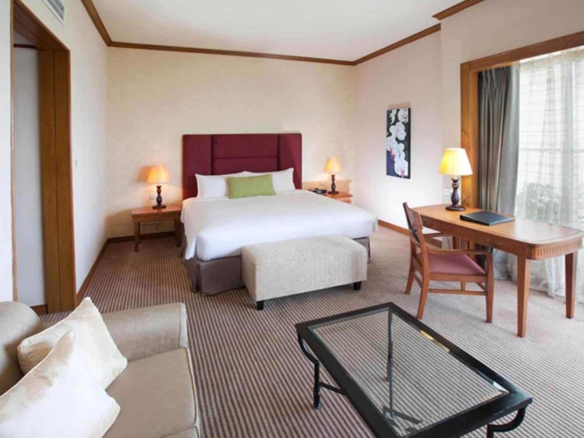 Dorsett Grand Labuan Hotel Buitenkant foto