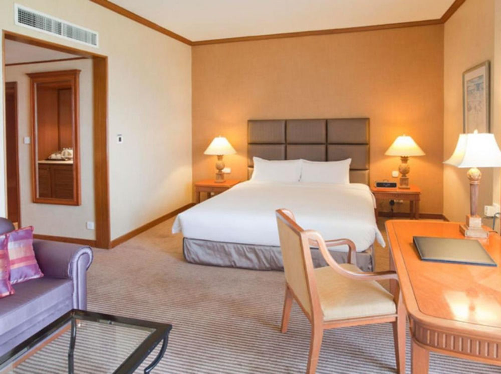 Dorsett Grand Labuan Hotel Buitenkant foto