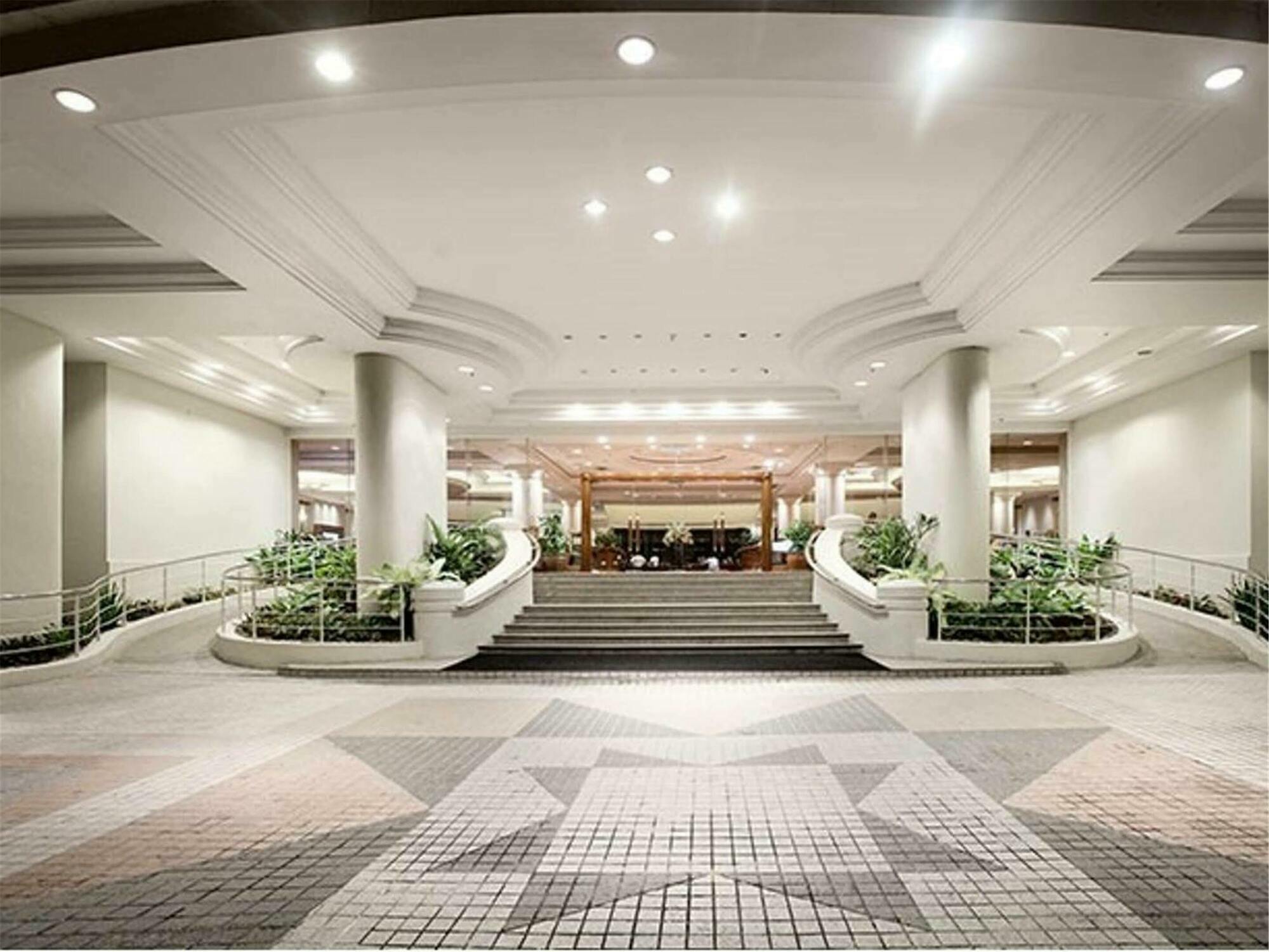 Dorsett Grand Labuan Hotel Buitenkant foto