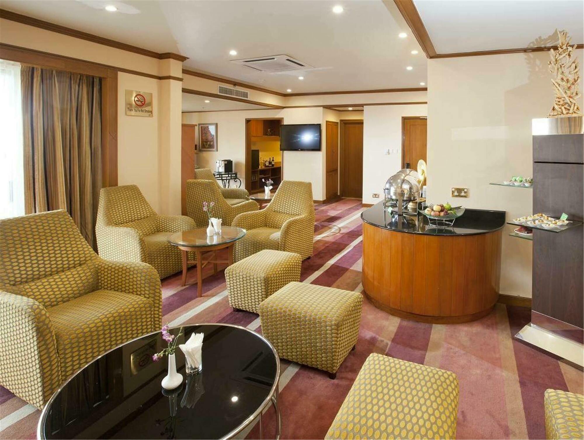 Dorsett Grand Labuan Hotel Buitenkant foto