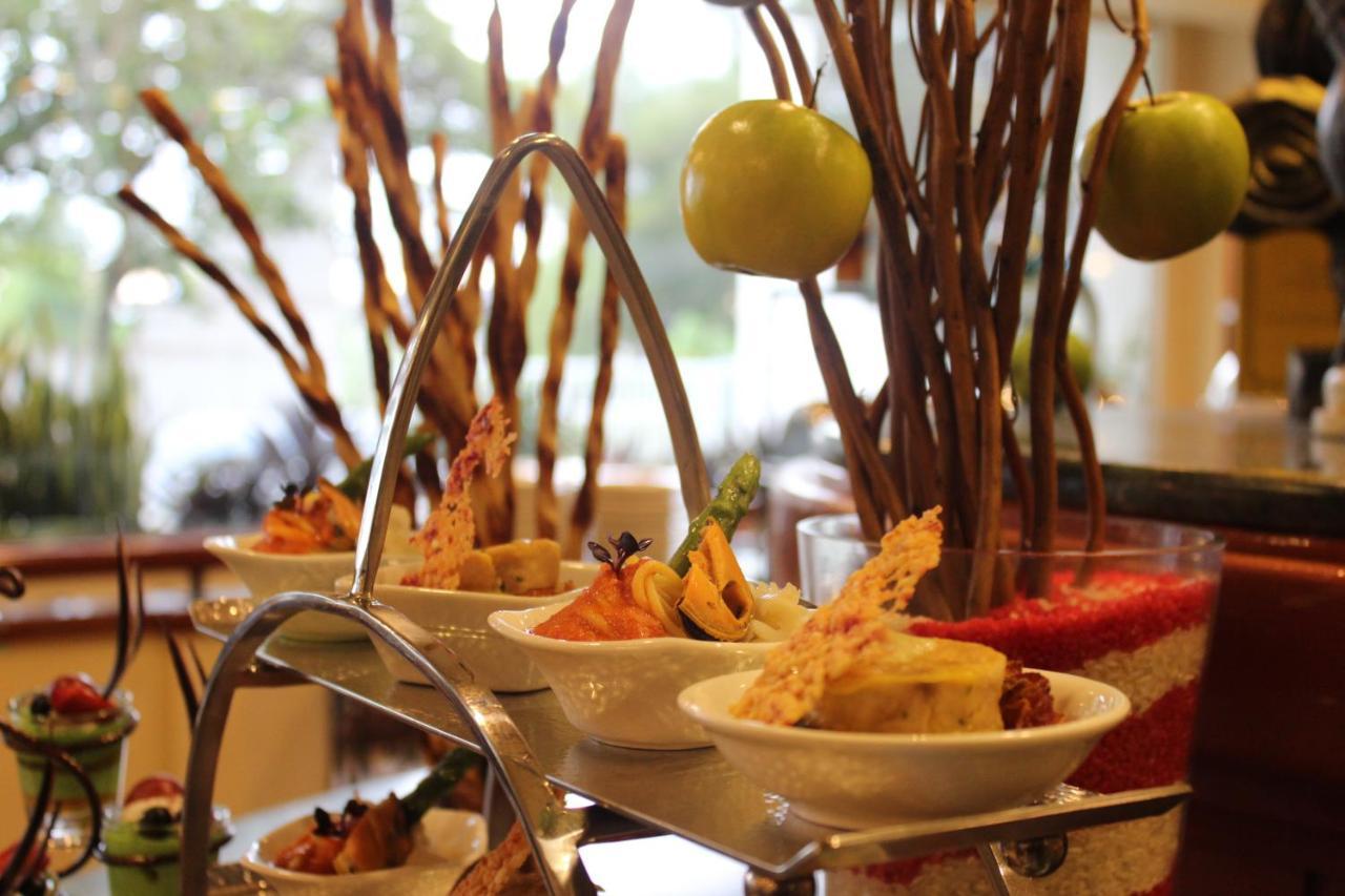 Dorsett Grand Labuan Hotel Buitenkant foto